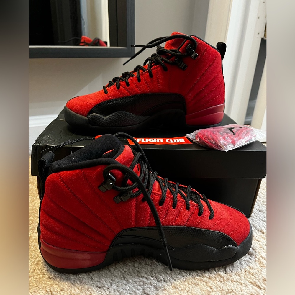 Boys Youth 5.5 (Women’s 7) Jordan 12 Retro Varsity Red/Black